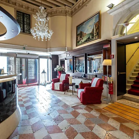 Ruzzini Palace Szálloda 4*