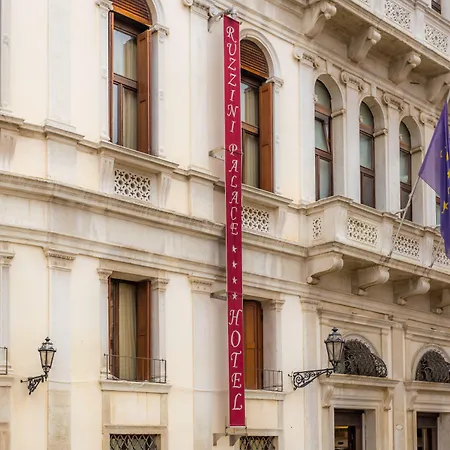 מלון Ruzzini Palace 4*