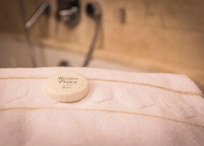 Ruzzini Palace מלון 4*