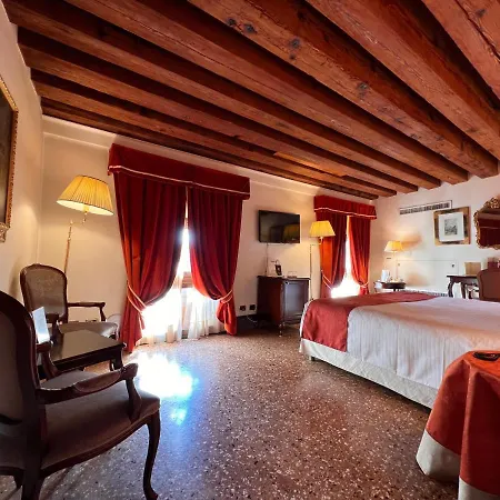 Отель Ruzzini Palace 4*