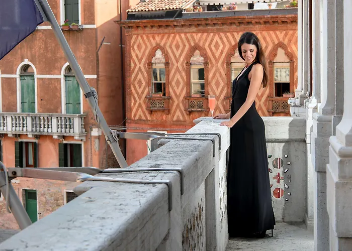 ルッツィーニ パレス